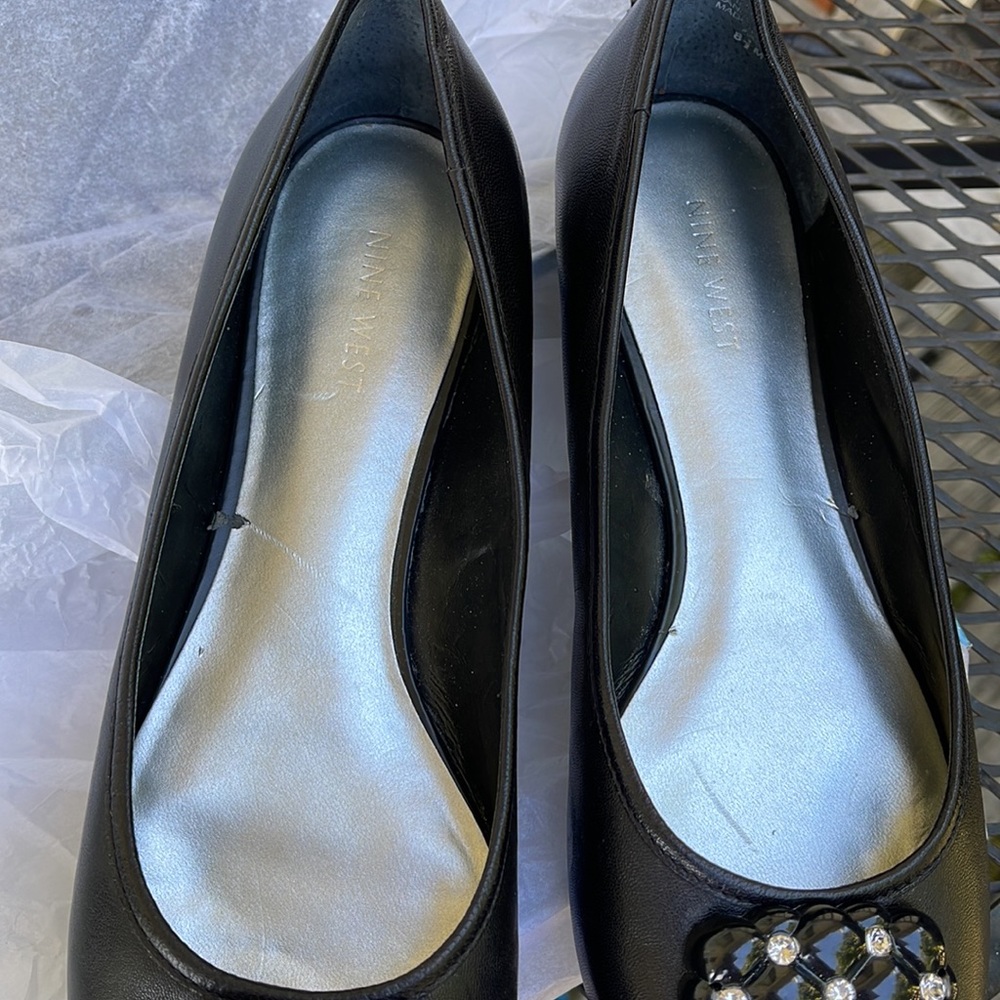 Nine West black leather shoes size 8 1/2 M - Picture 5 of 5